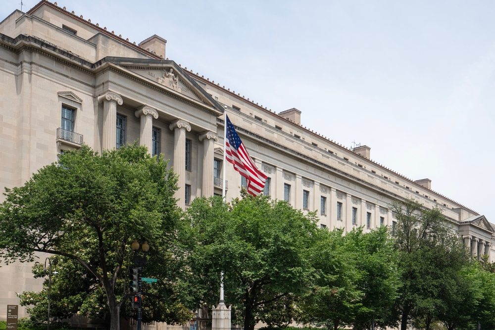 Минюст США направил иск против органов власти Калифорнии Минюст США направил иск против органов власти Калифорнии